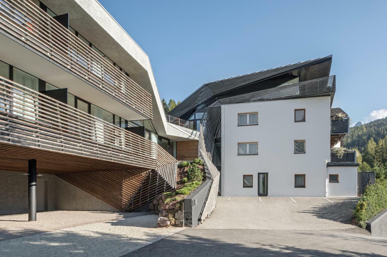 Paramount Alma Suites Sexten Buitenkant foto
