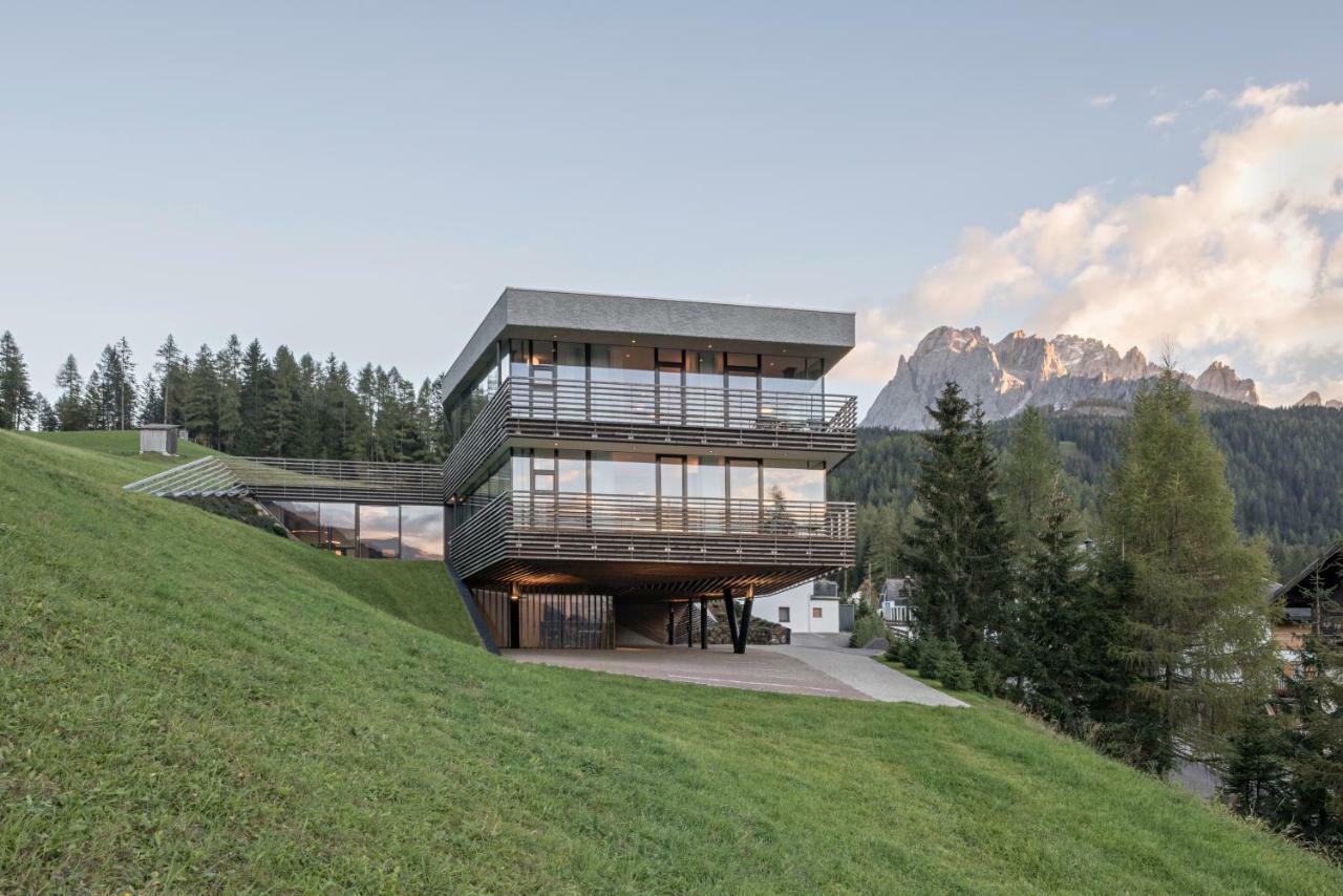 Paramount Alma Suites Sexten Buitenkant foto